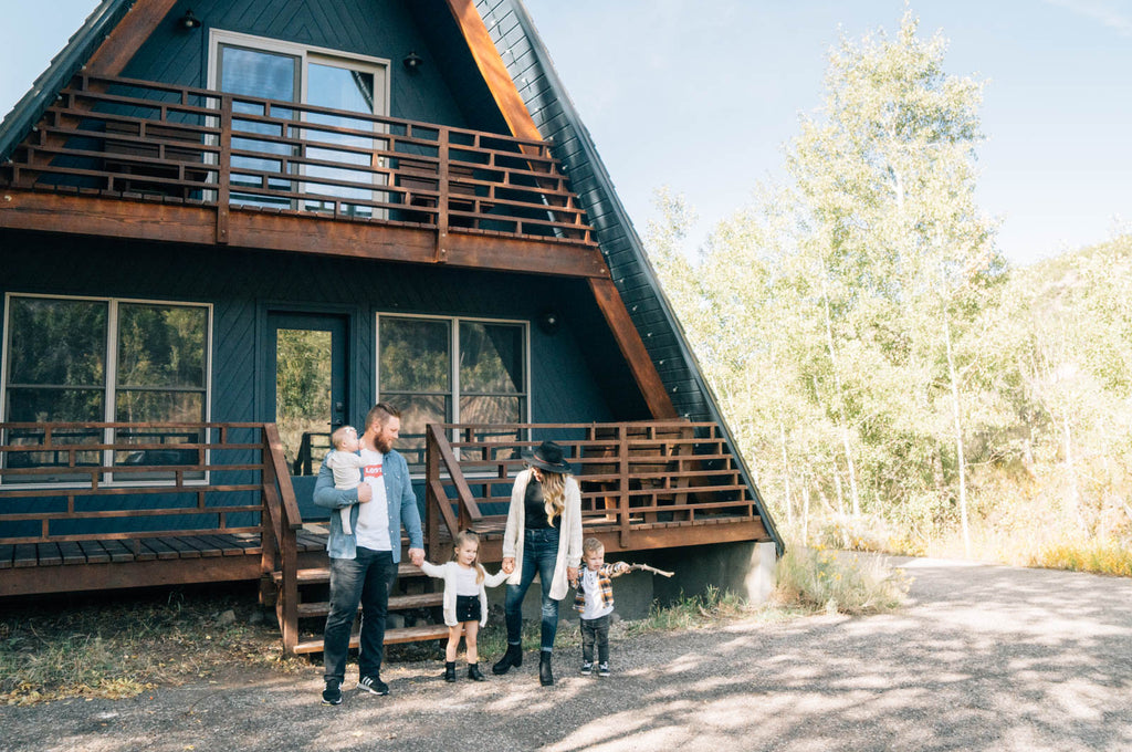 A-Frame Haus Staycation || Company Family Pictures