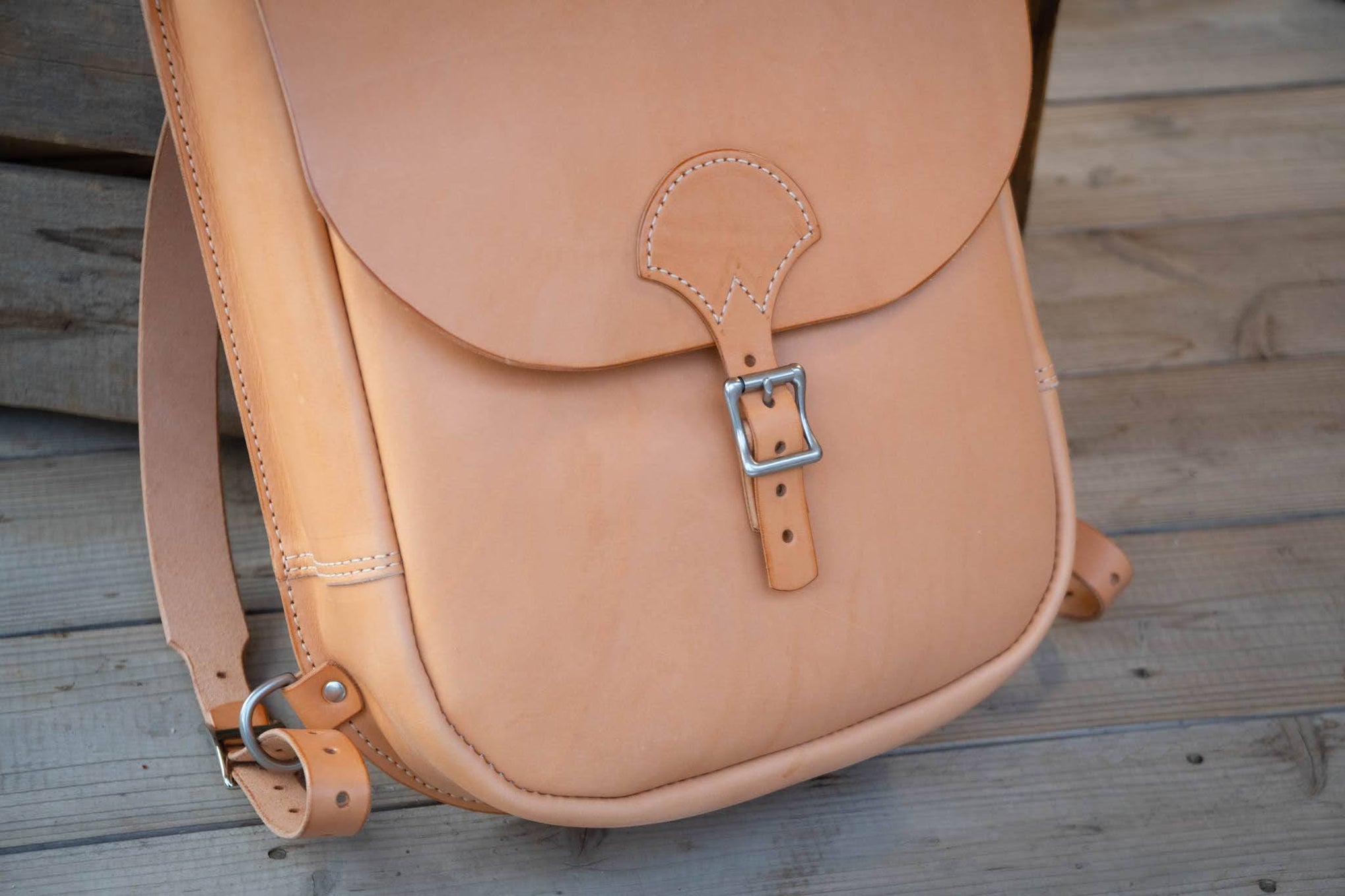 5 Tips For Sewing A Gusset On A Leather Bag Stock And Barrel 5-tips-for-sewing-a-gusset-on-a-leather-bag-stock-and-barrel